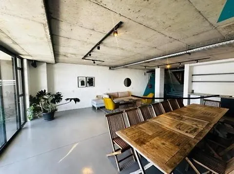 Daire Table Mountain Views & Rooftop Pool Retreat Cape Town